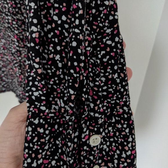 GAP Boyfriend Fit Button Down Blouse - Picture 3 of 3